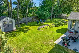 827 Ridge View Ln, Oregon, WI 53575 - Photo 3