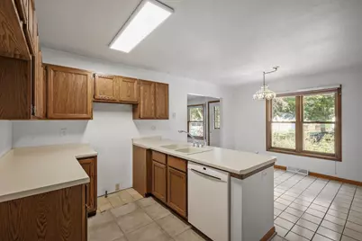 9 S Bartelt Court, Madison, WI 53704 - Photo 11