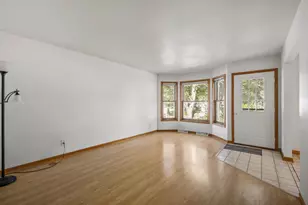 9 S Bartelt Ct, Madison, WI 53704 - Photo 3