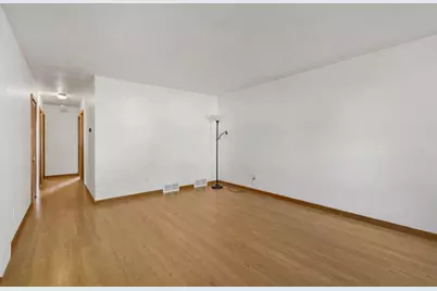 9 S Bartelt Court, Madison, WI 53704 - Photo 5