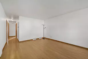 9 S Bartelt Ct, Madison, WI 53704 - Photo 5