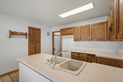 9 S Bartelt Court, Madison, WI 53704 - Photo 13