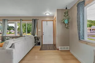 3102 E Fairchild S St, La Crosse, WI 54601 - Photo 17