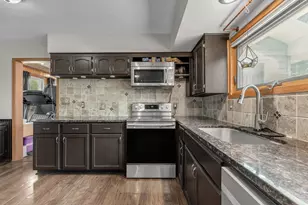 3102 E Fairchild S St, La Crosse, WI 54601 - Photo 7