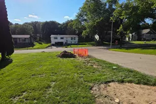 512 Central Ave, Deerfield, WI 53531 - Photo 5