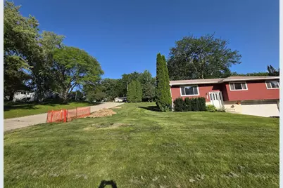 512 Central Avenue, Deerfield, WI 53531 - Photo 3