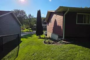 512 Central Ave, Deerfield, WI 53531 - Photo 7