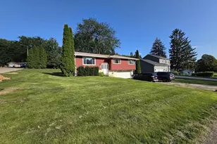 512 Central Ave, Deerfield, WI 53531 - Photo 1