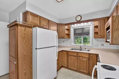 1527 Highland Avenue, Beloit, WI 53511 - Photo 19