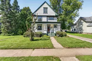954 Bluff St, Beloit, WI 53511 - Photo 1