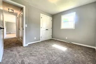 430 Woodview Dr, Sun Prairie, WI 53590 - Photo 15