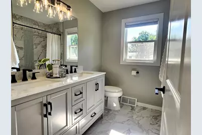 430 Woodview Drive, Sun Prairie, WI 53590 - Photo 5