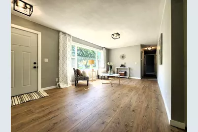 430 Woodview Drive, Sun Prairie, WI 53590 - Photo 5