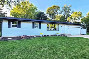 430 Woodview Dr, Sun Prairie, WI 53590 - Photo 1