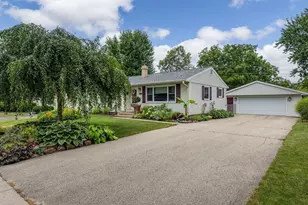 306 Garnet Ln, Madison, WI 53714 - Photo 5