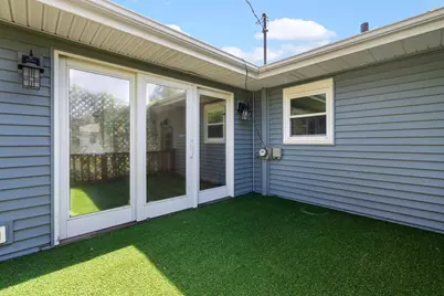 320 W Elm Street, Sun Prairie, WI 53590 - Photo 11