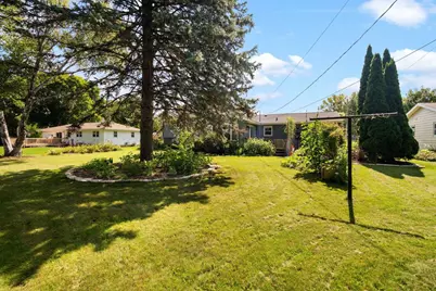 320 W Elm Street, Sun Prairie, WI 53590 - Photo 5