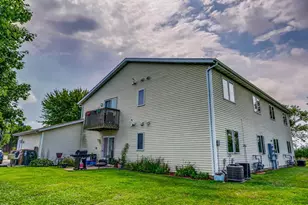 18 N Bartelt Ct, Madison, WI 53704 - Photo 33