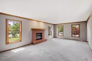 W169N10806 Redwood Ln, Germantown, WI 53022 - Photo 9
