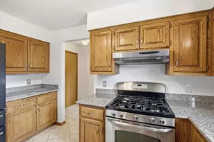 W169N10806 Redwood Ln, Germantown, WI 53022 - Photo 19