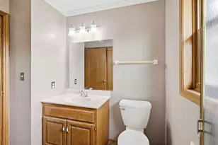 W169N10806 Redwood Ln, Germantown, WI 53022 - Photo 35