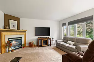 312 Tanglewood Ct, Cottage Grove, WI 53527 - Photo 13