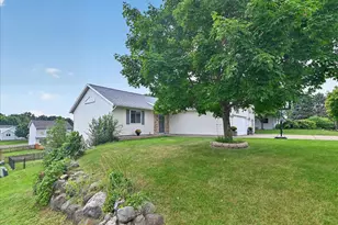 423 Sunset Dr, Poynette, WI 53955 - Photo 35