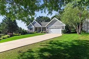 3083 Barrington Hills Ct, Fitchburg, WI 53711 - Photo 5