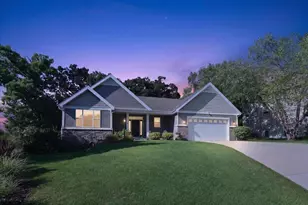3083 Barrington Hills Ct, Fitchburg, WI 53711 - Photo 5