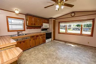 815 Union St, Mineral Point, WI 53565 - Photo 9