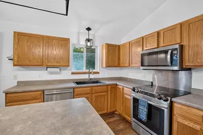 3413 Dorchester Way, Madison, WI 53719 - Photo 11