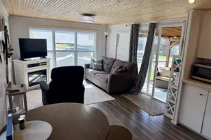 208 Hideaway Ct, Prairie Du Chien, WI 53821 - Photo 5
