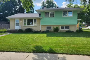 549 N Grant Ave, Janesville, WI 53548 - Photo 1