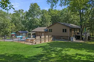 517 Schwantz Rd, Pardeeville, WI 53954 - Photo 11