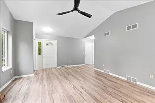 844 Dunn Ave, Oregon, WI 53575 - Photo 3
