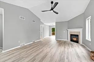 844 Dunn Ave, Oregon, WI 53575 - Photo 5