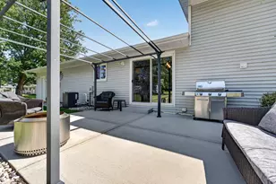3425 Meadow Rd, Verona, WI 53593 - Photo 5