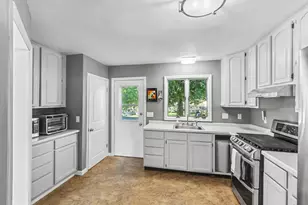 529 W Cook St, Portage, WI 53901 - Photo 3