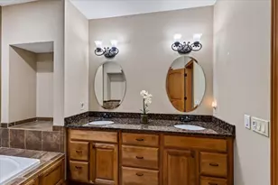 9001 Hawks Reserve Ln, Verona, WI 53593 - Photo 29