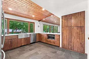 6402 Inner Dr, Madison, WI 53705 - Photo 9