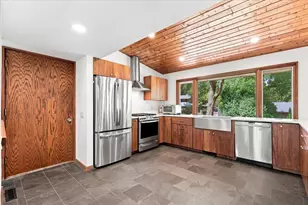 6402 Inner Dr, Madison, WI 53705 - Photo 7