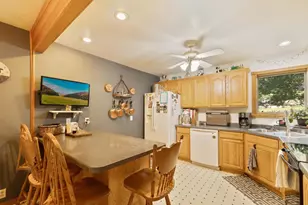 1020 Wood St, Baraboo, WI 53913 - Photo 5