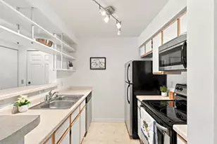 917 Harbor House Dr, Madison, WI 53719 - Photo 15