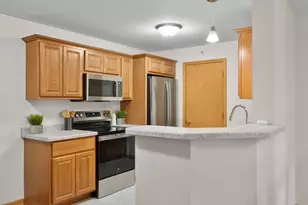 8206 Starr Grass Dr, Madison, WI 53719 - Photo 3