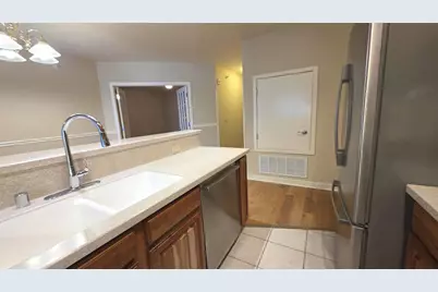 360 W Washington Avenue #215, Madison, WI 53703 - Photo 3