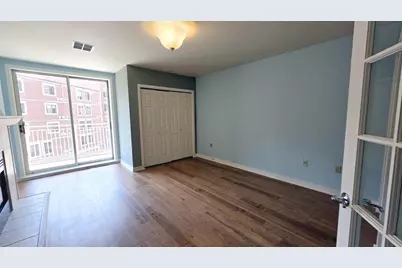 360 W Washington Avenue #215, Madison, WI 53703 - Photo 9
