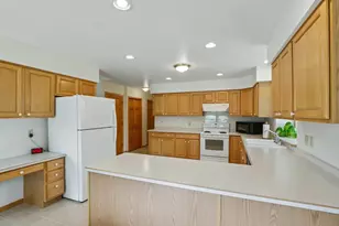 210 Pinnacle Dr, Lake Mills, WI 53551 - Photo 17