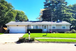 1065 Tara Dr, Sun Prairie, WI 53590 - Photo 1