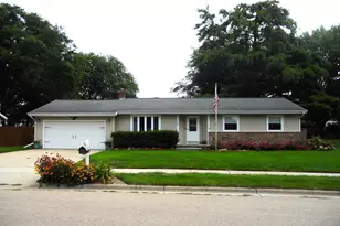 1065 Tara Dr, Sun Prairie, WI 53590 - Photo 1