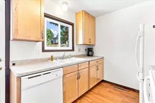 624 Madison Ave, Baraboo, WI 53913 - Photo 11